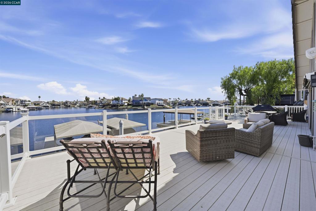 2027 Windward Pt Property Photo 38