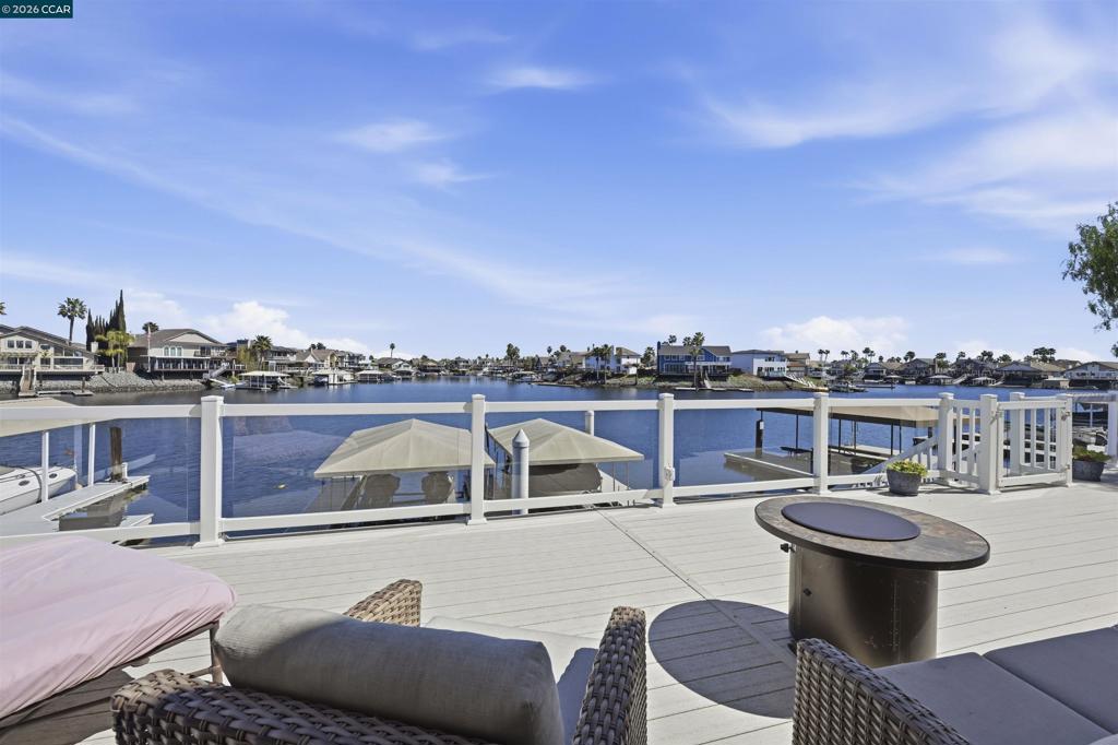 2027 Windward Pt Property Photo 39