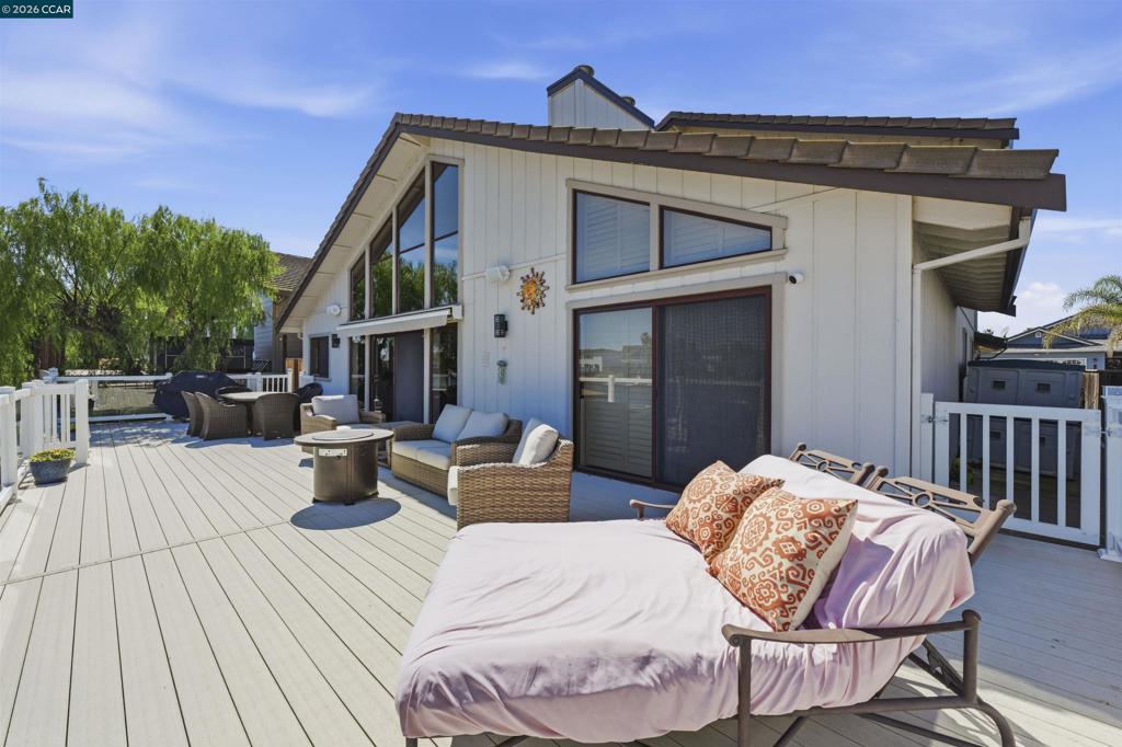 2027 Windward Pt Property Photo 43