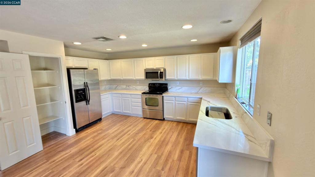 5104 Trailridge Ct Property Photo 3