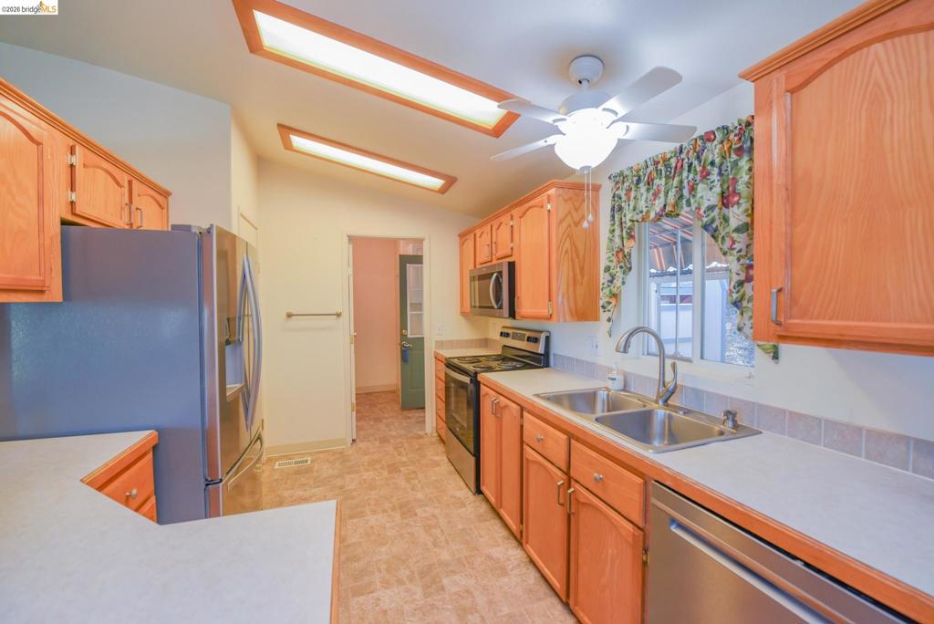 23732 Parrots Ferry Rd. Property Photo 16