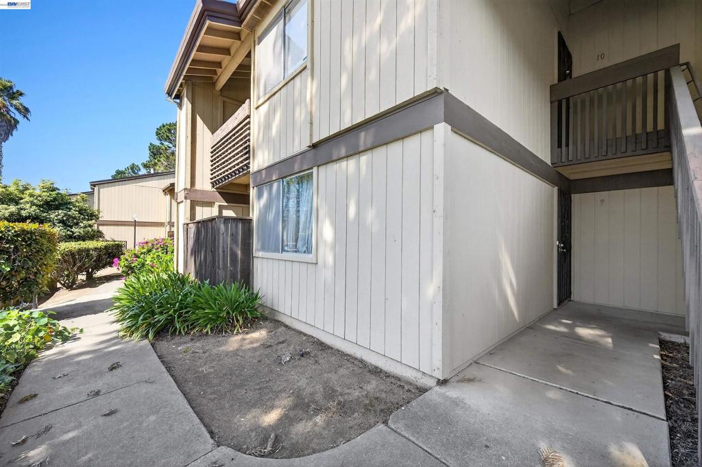 355 Parkview Terrace B9 Property Photo 1