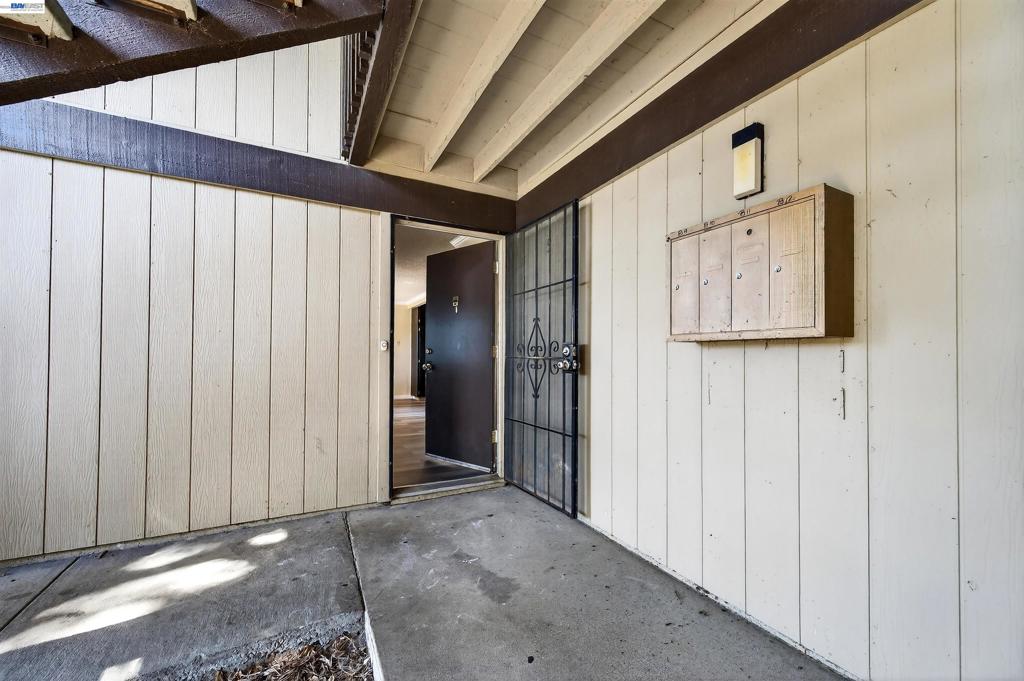 355 Parkview Terrace B9 Property Photo 2