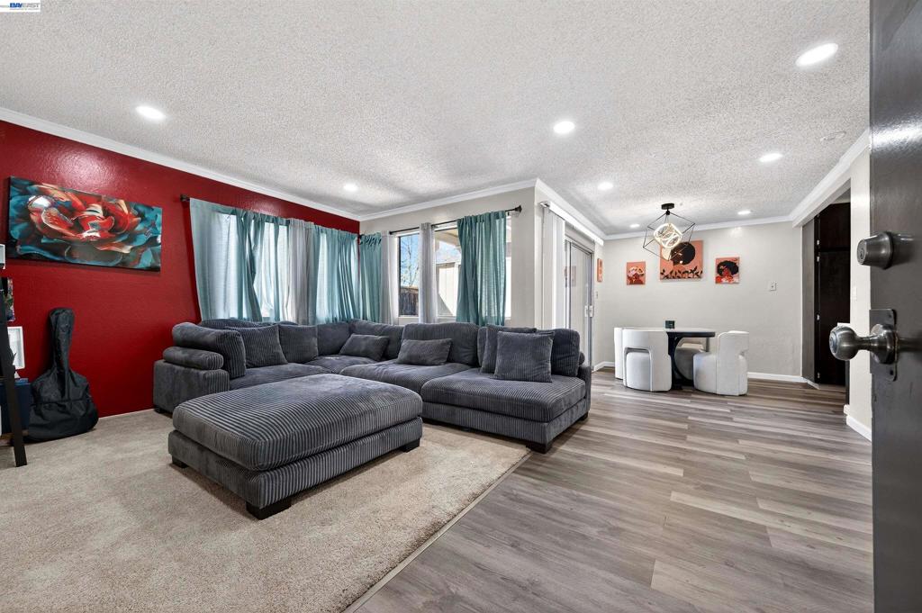 355 Parkview Terrace B9 Property Photo 4