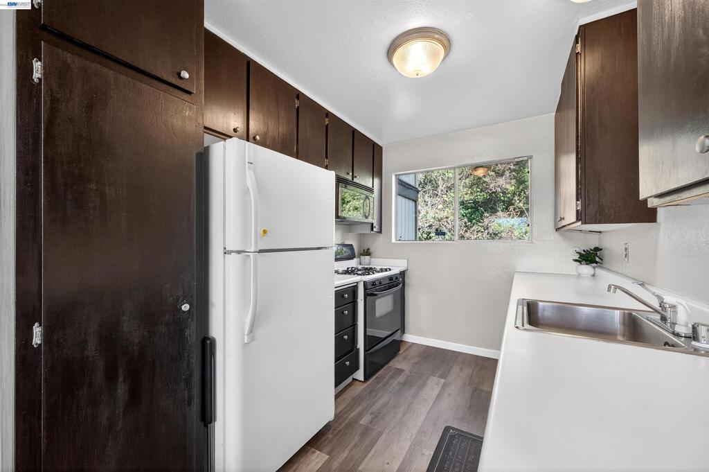 355 Parkview Terrace B9 Property Photo 13