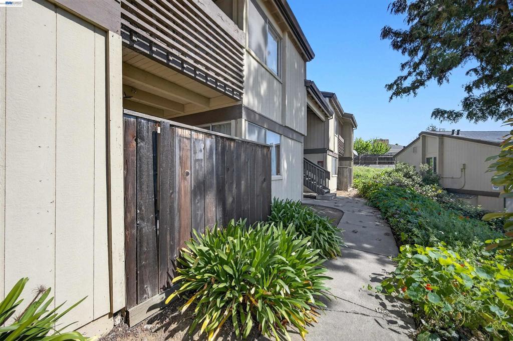 355 Parkview Terrace B9 Property Photo 24
