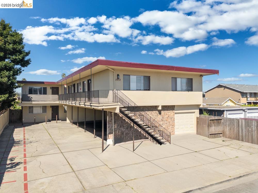 1937 Powell St Property Photo 2