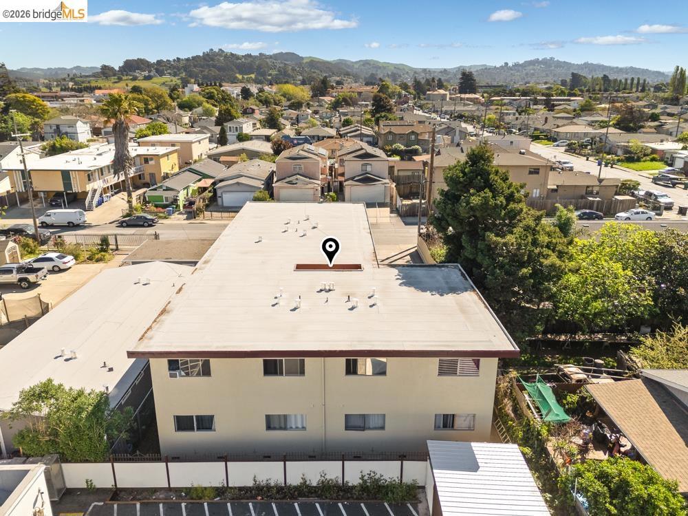1937 Powell St Property Photo 9