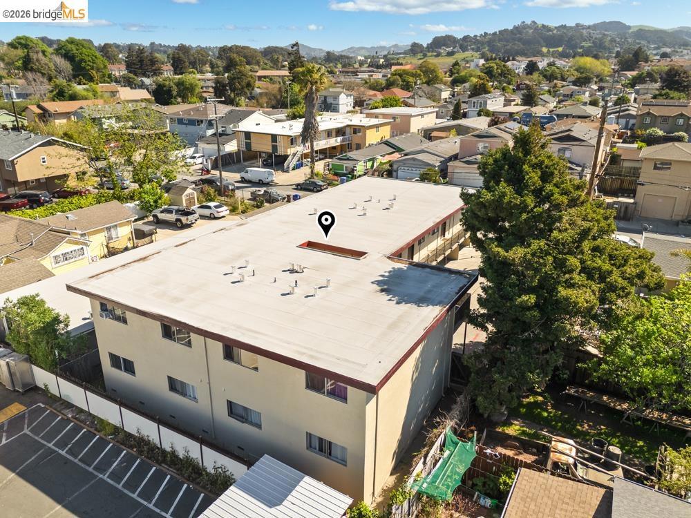 1937 Powell St Property Photo 10