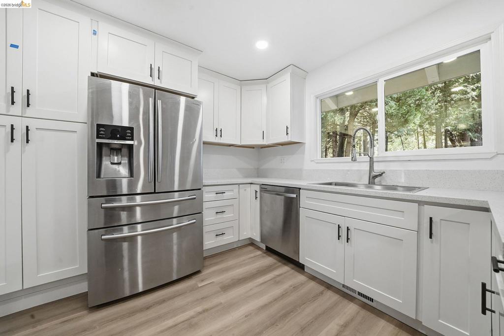 23656 Lightning Ln Property Photo 2