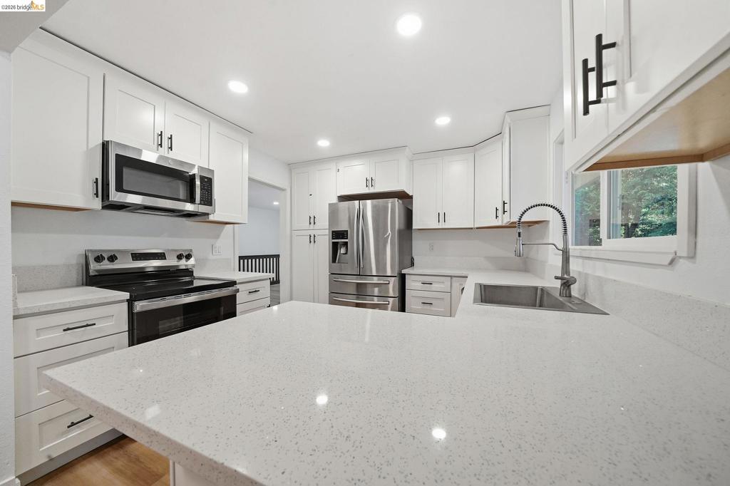23656 Lightning Ln Property Photo 13