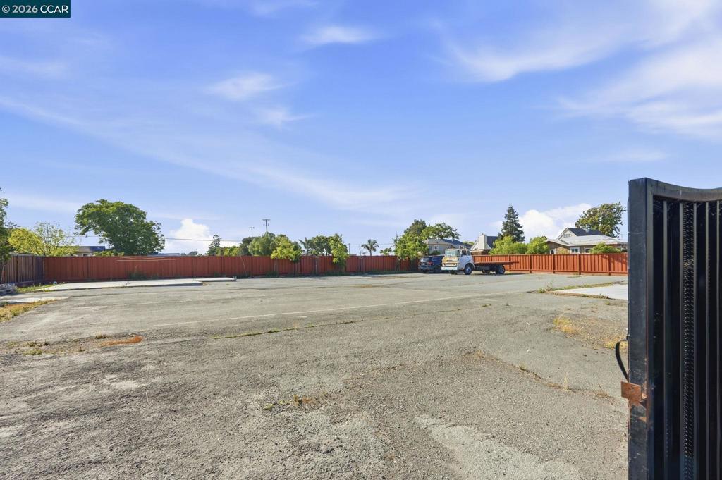 201 Solano Ave Property Photo 3