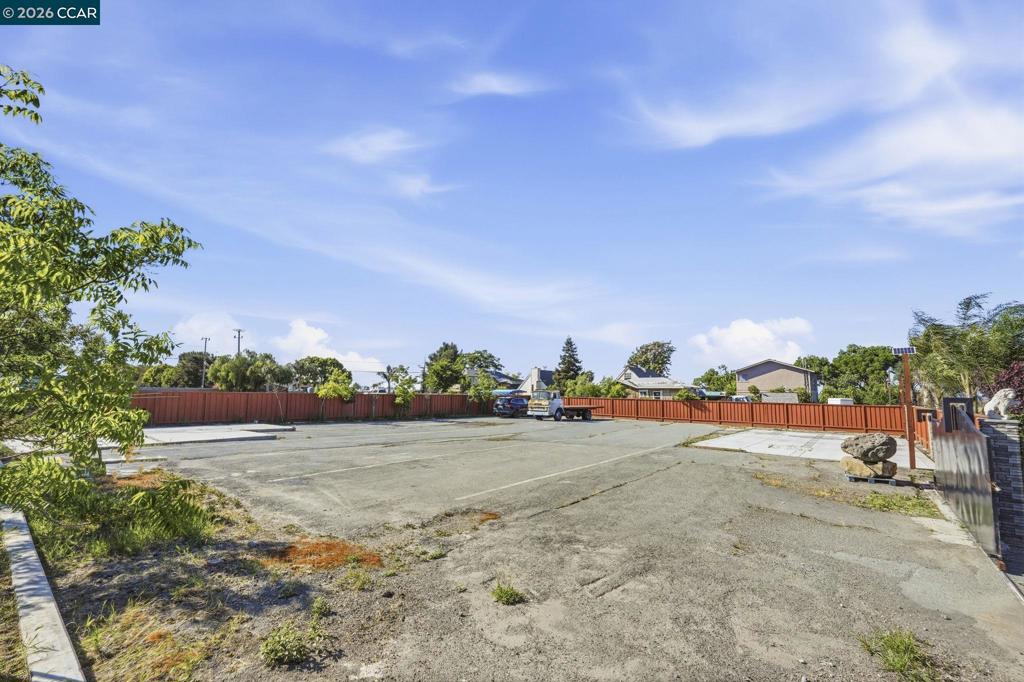 201 Solano Ave Property Photo 15