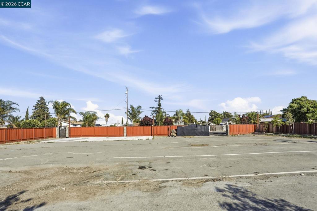 201 Solano Ave Property Photo 17