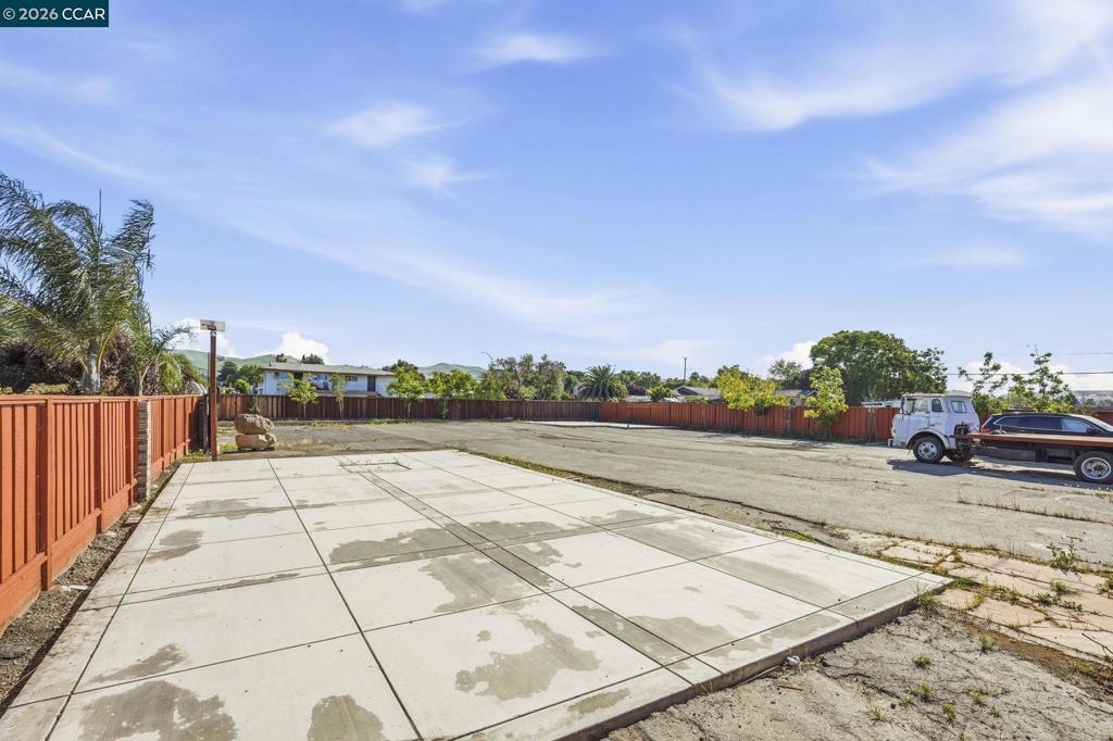 201 Solano Ave Property Photo 20