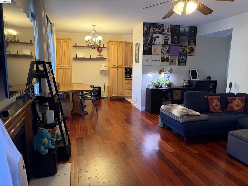 3550 Buttonwood Ter 111 Property Photo 4