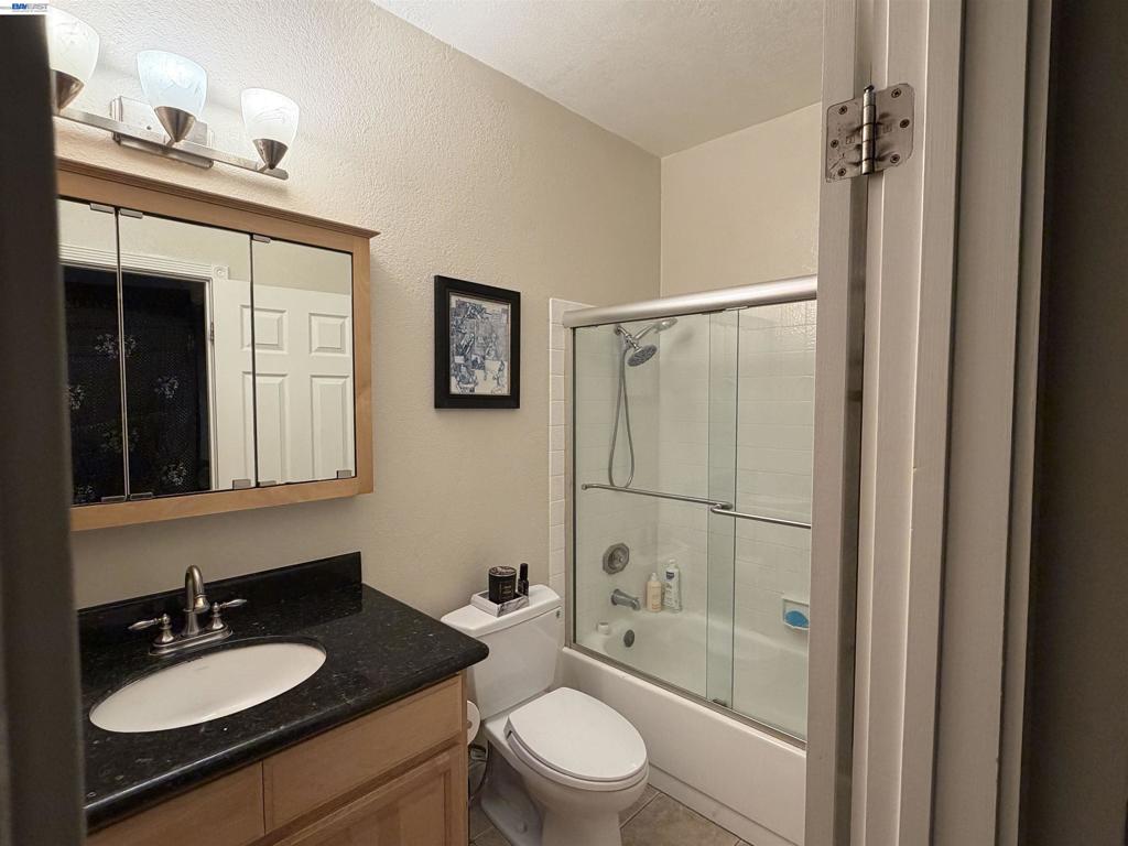 3550 Buttonwood Ter 111 Property Photo 9