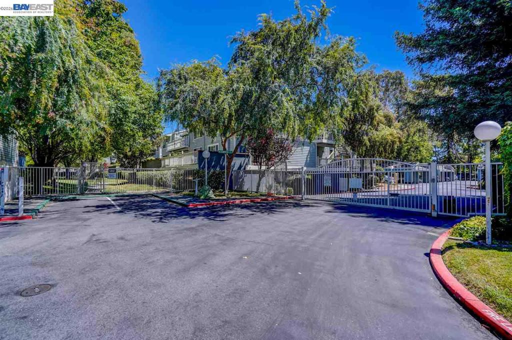 3550 Buttonwood Ter 111 Property Photo 11