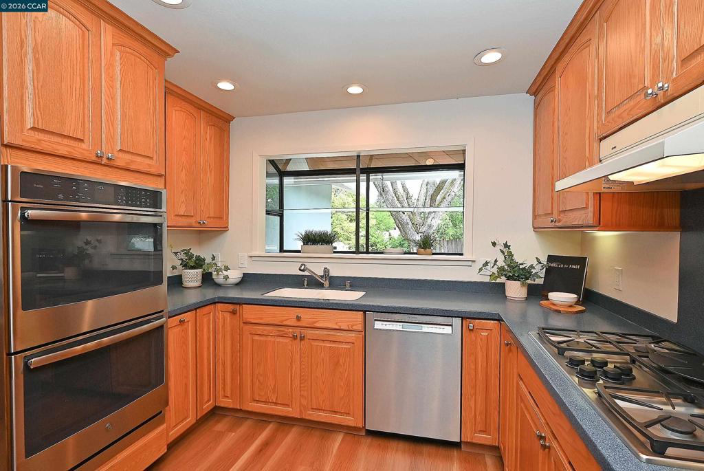 263 Croyden Dr Property Photo 20