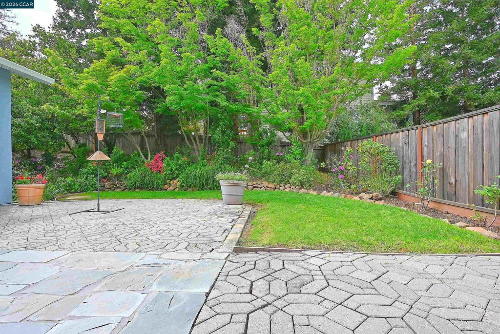 263 Croyden Dr Property Photo 50