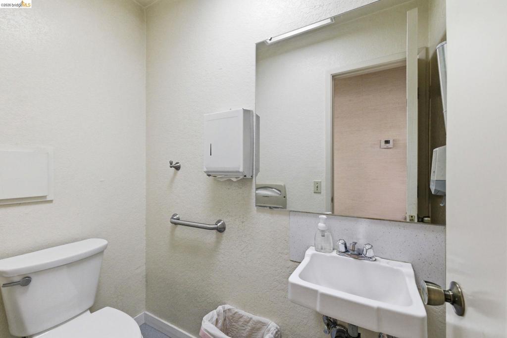 137 S Shepherd St Property Photo 31