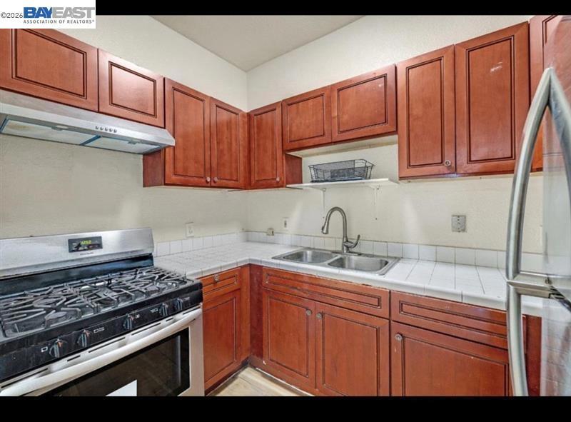 2422 E 24th Street Property Photo 2