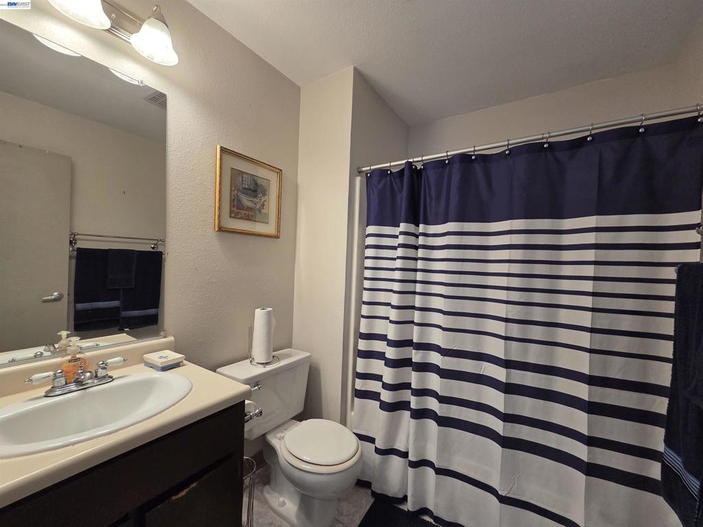 1609 W Swain Rd Property Photo 19