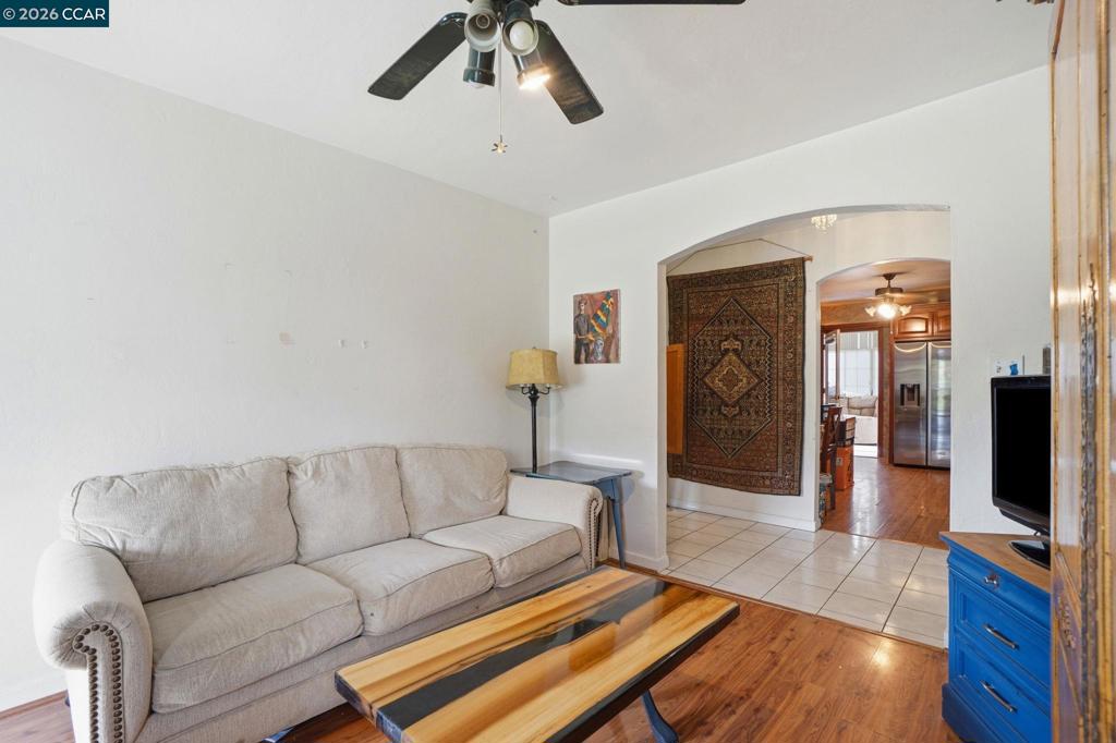 1035 Santa Fe Ave Property Photo 10