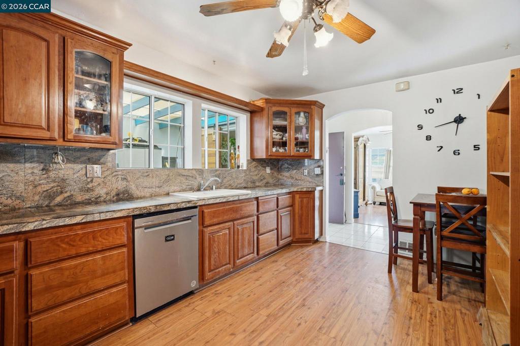 1035 Santa Fe Ave Property Photo 12