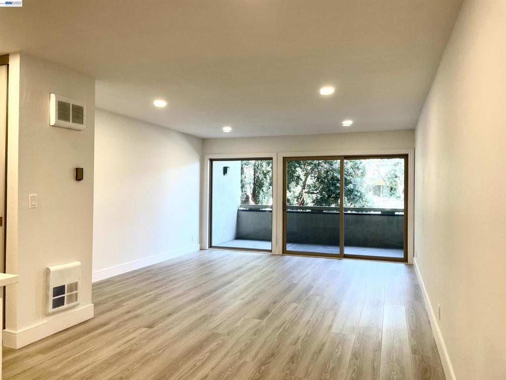 965 Shorepoint Ct #200 Property Photo 11