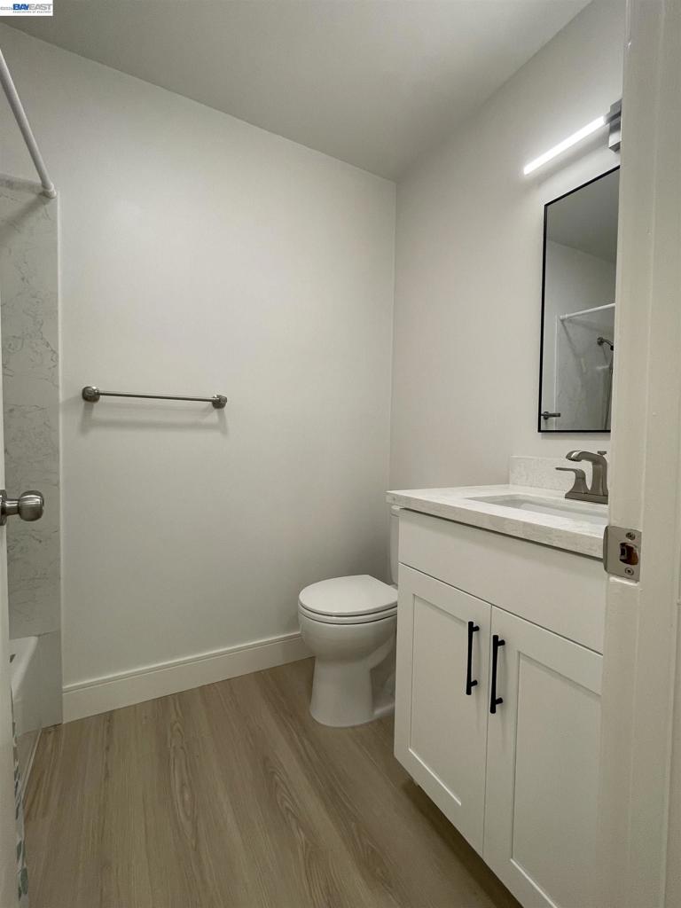 965 Shorepoint Ct #200 Property Photo 14