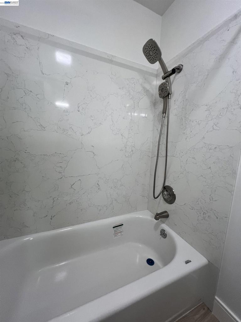 965 Shorepoint Ct #200 Property Photo 16