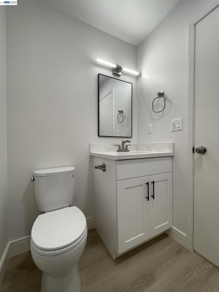 965 Shorepoint Ct #200 Property Photo 17