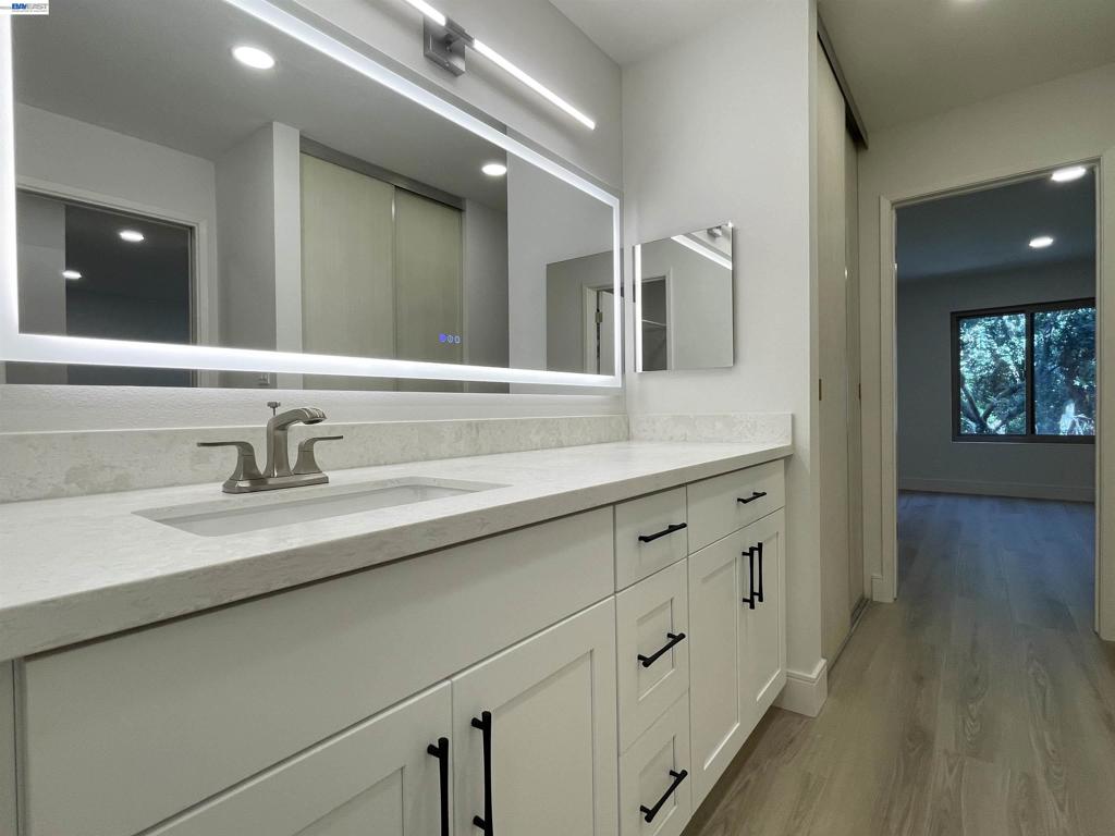 965 Shorepoint Ct #200 Property Photo 19