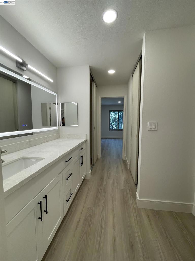965 Shorepoint Ct #200 Property Photo 20