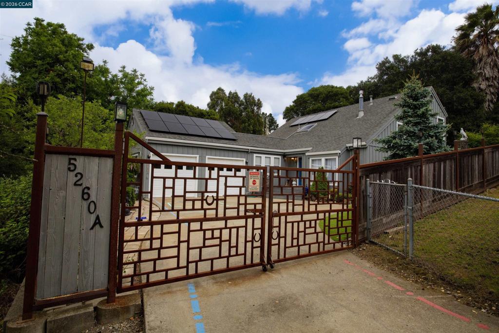 5260 A Sunset Dr Property Photo 2