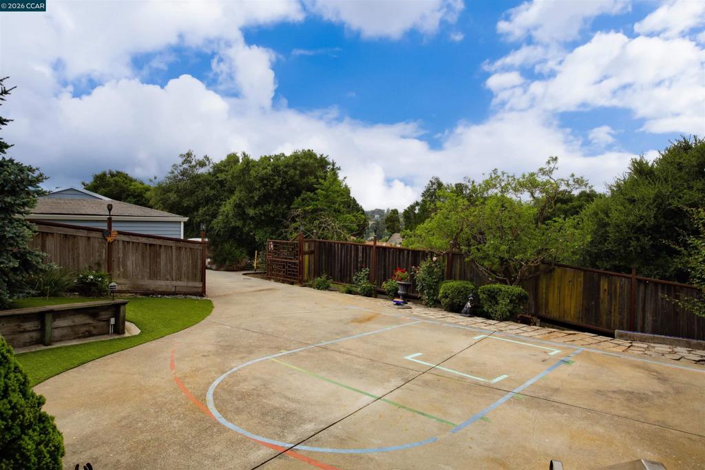 5260 A Sunset Dr Property Photo 36