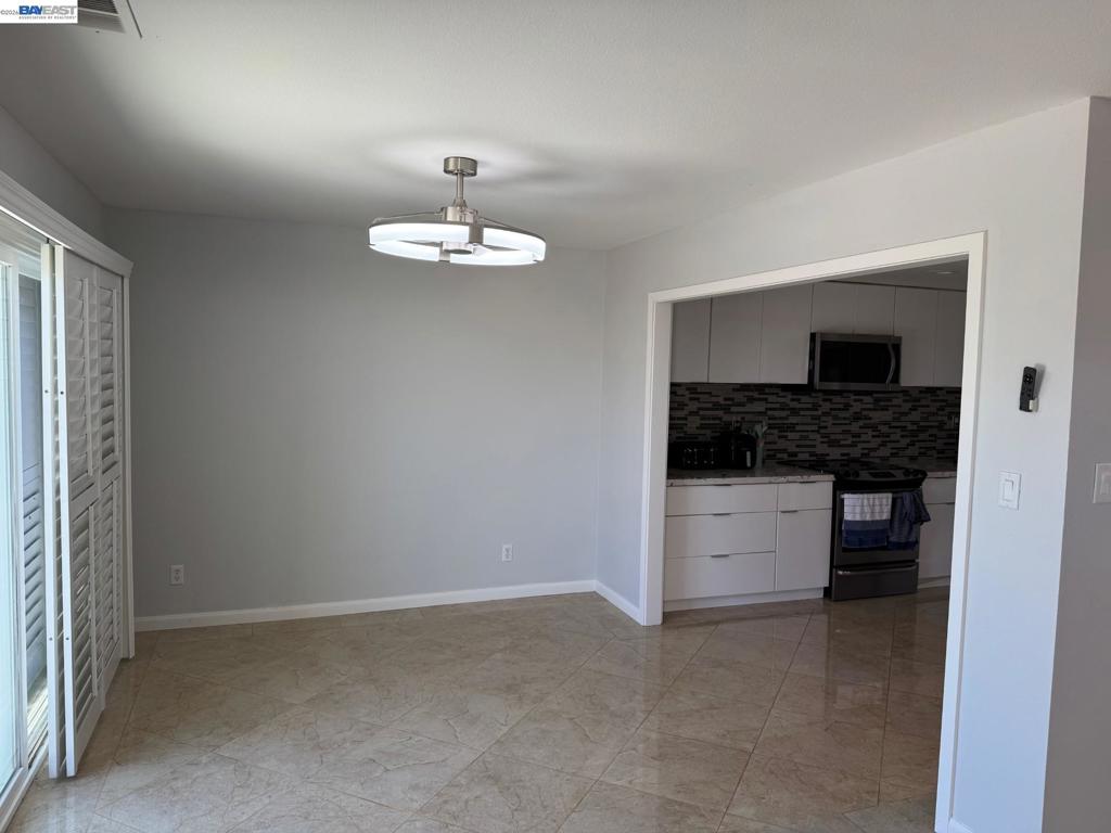 316 Heron Dr. Property Photo 14