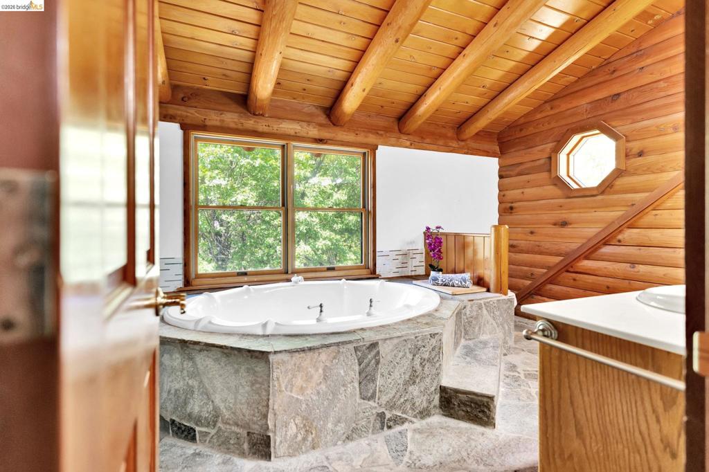 14799 Big Hill Rd Property Photo 33