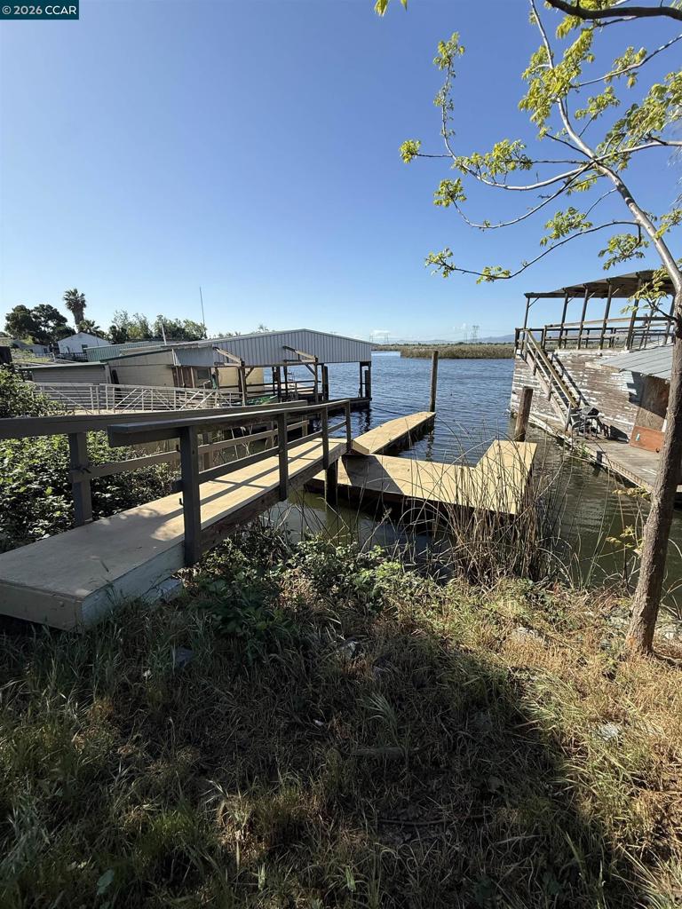 1766 Taylor Rd Property Photo 4