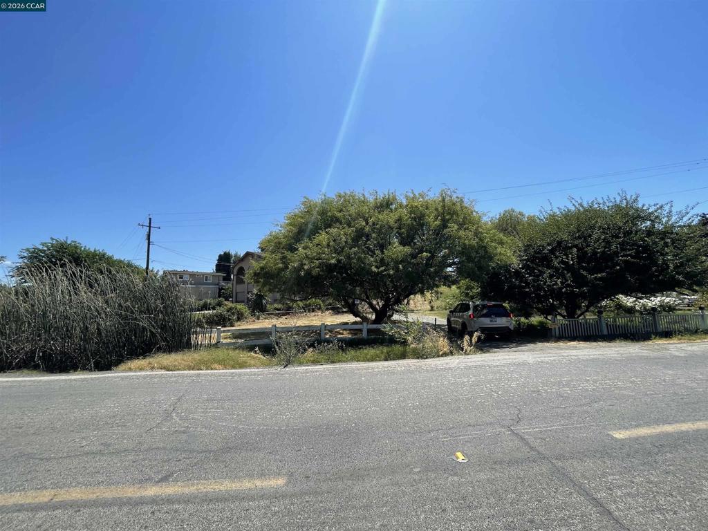 1766 Taylor Rd Property Photo 8
