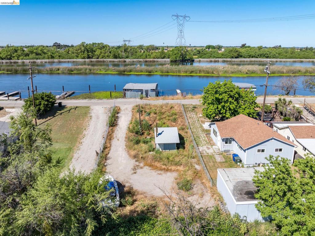 2400 Dutch Slough Rd. Property Photo 17