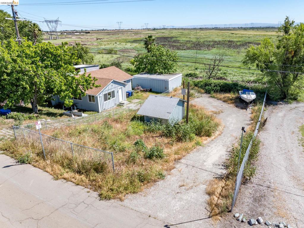 2400 Dutch Slough Rd. Property Photo 20