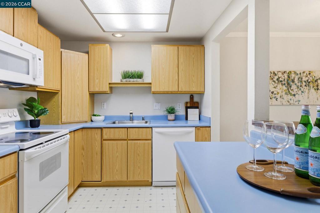 2333 Pine Knoll Dr 14 Property Photo 8