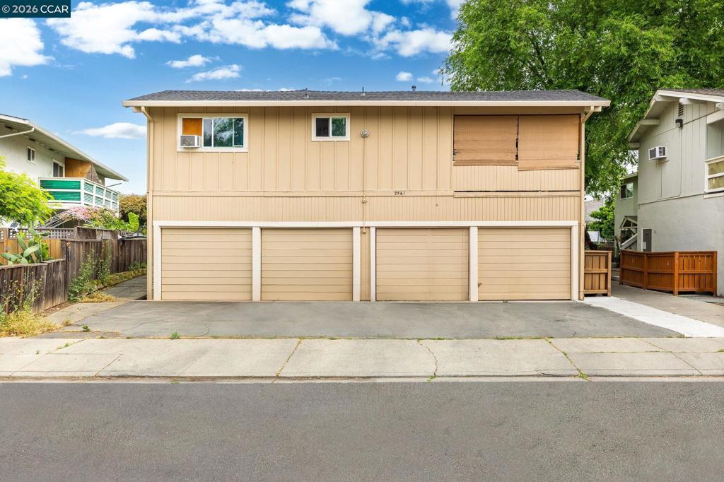 2561 Camara Cir Property Photo 1