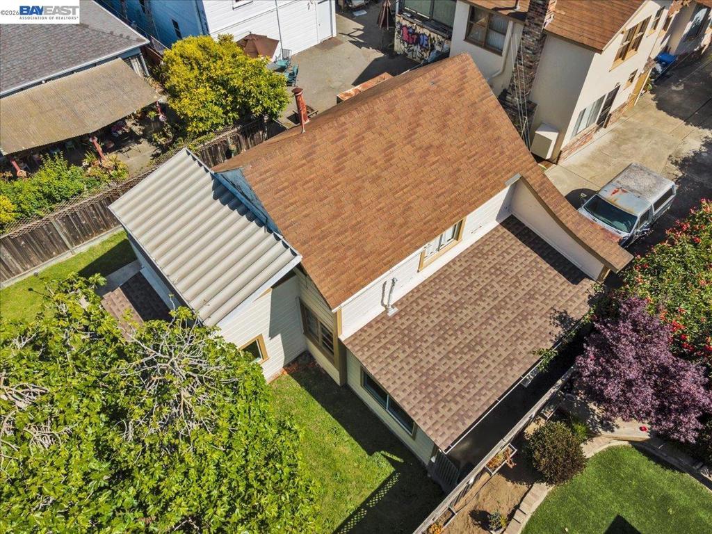 3208 Washington St Property Photo 6