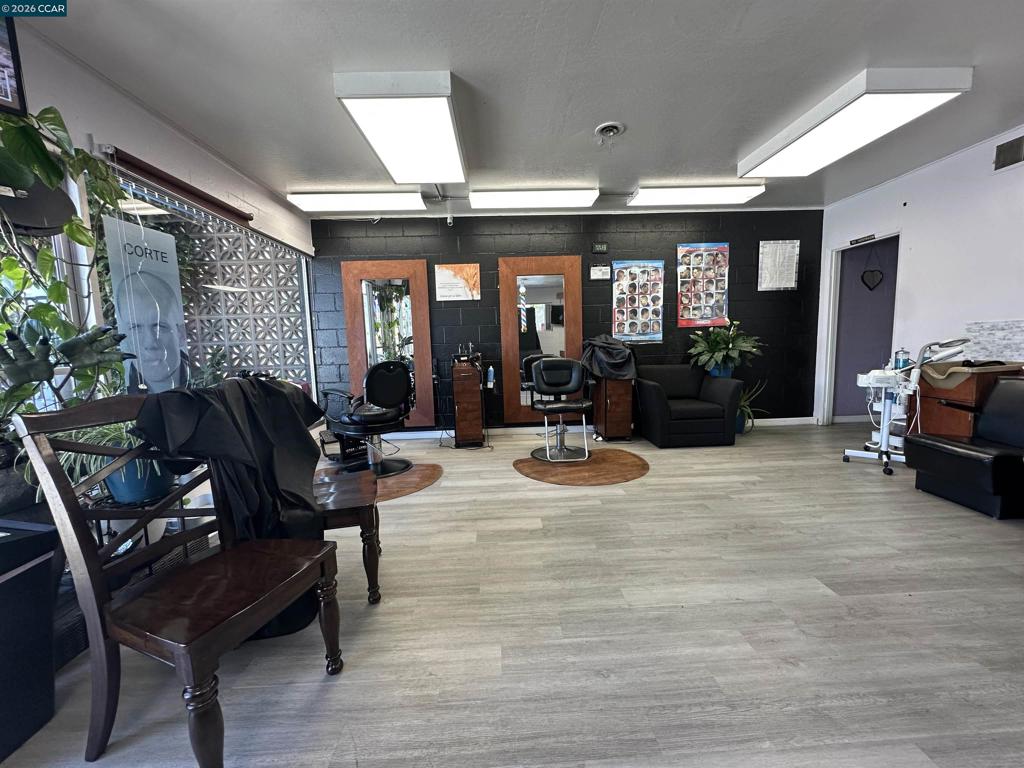 12441 San Pablo Avenue Property Photo 4