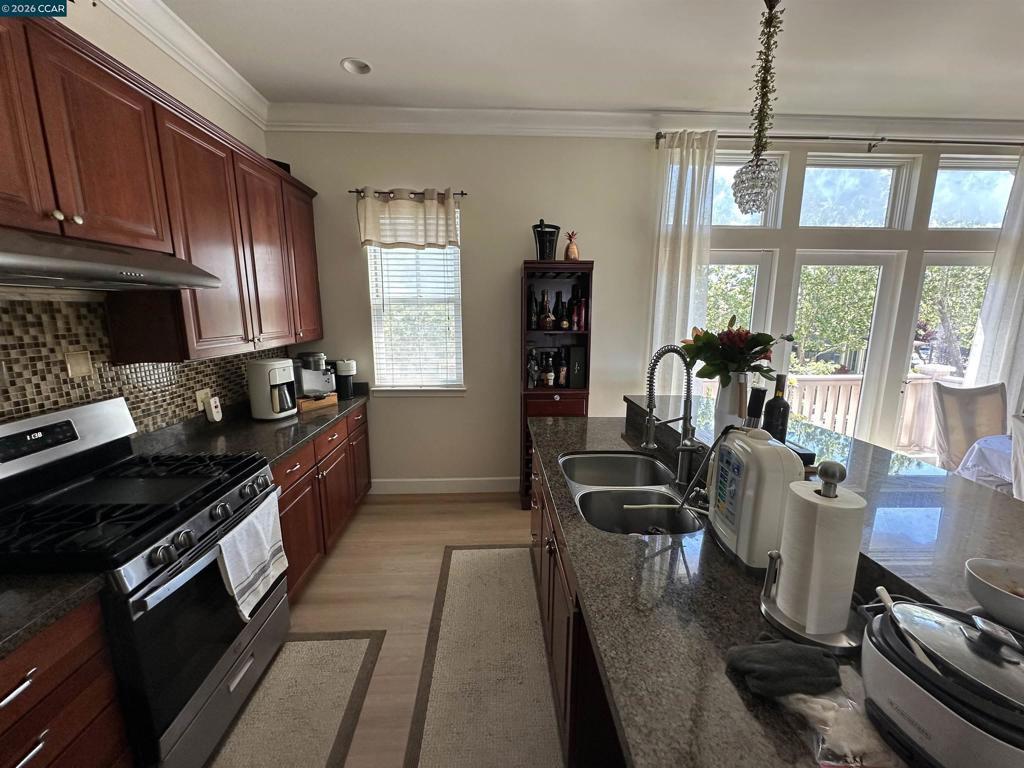 2144 Railroad Ave Property Photo 17