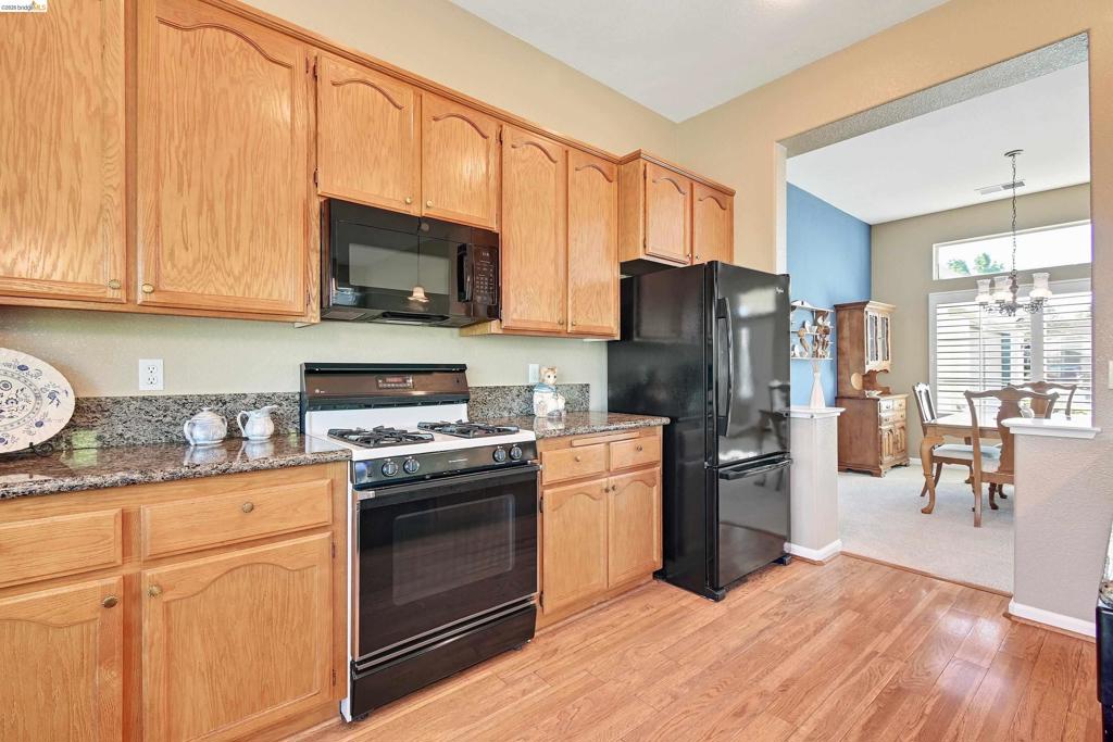 413 Cortland Ter Property Photo 19