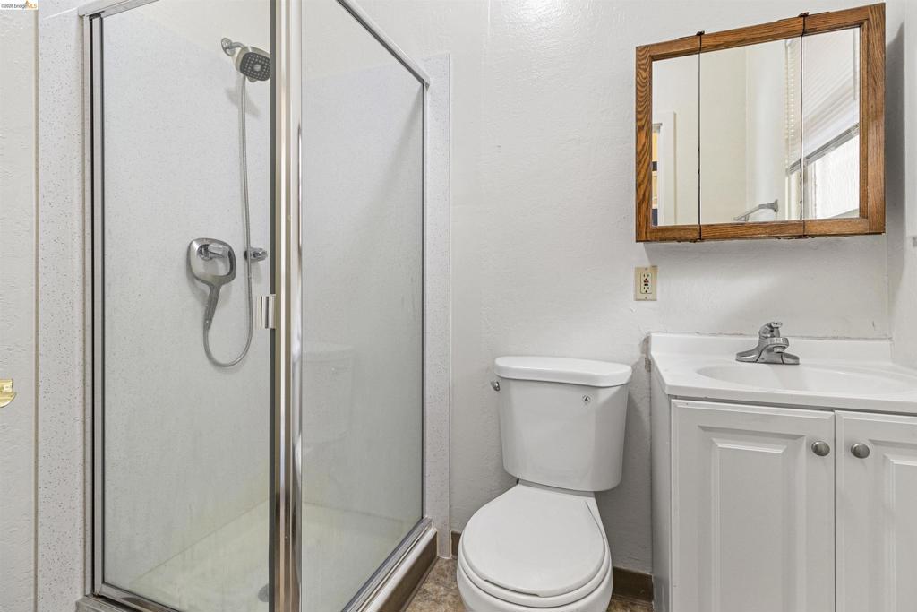 1732 University Ave Property Photo 11